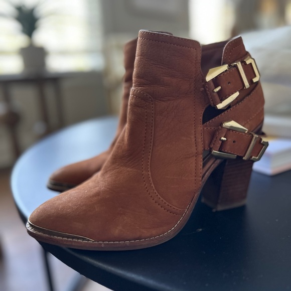 Gianni bini tan booties - Picture 1 of 3